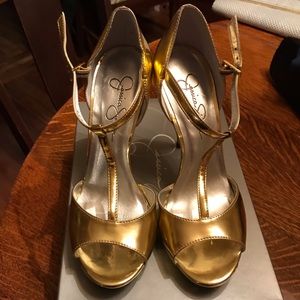 Jessica Simpson Gold T-Strap open toe heels 7.5M